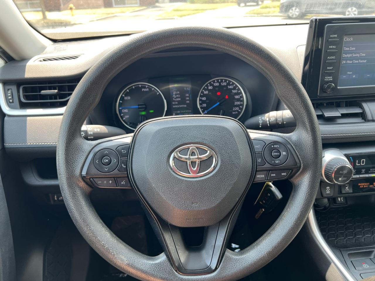 2019 Toyota RAV4 Hybrid LE - Photo #15