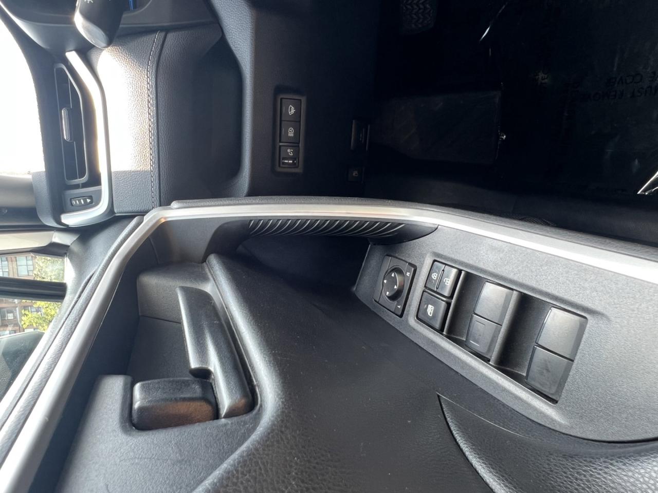 2019 Toyota RAV4 Hybrid LE - Photo #21