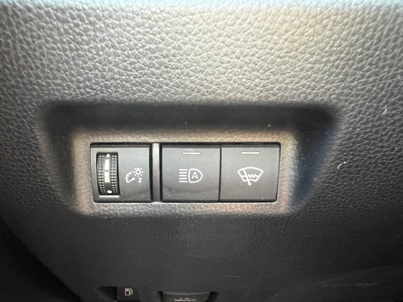 2019 Toyota RAV4 Hybrid LE - Photo #22