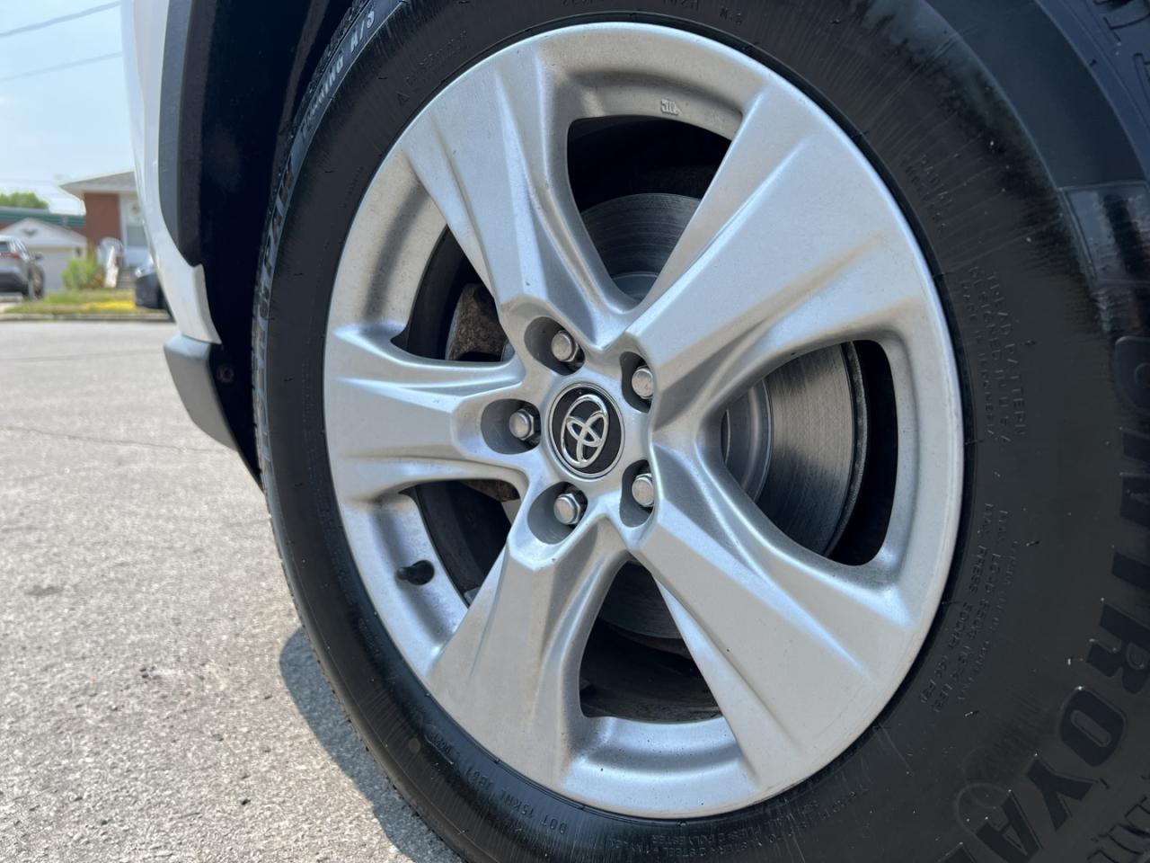 2019 Toyota RAV4 Hybrid LE - Photo #23