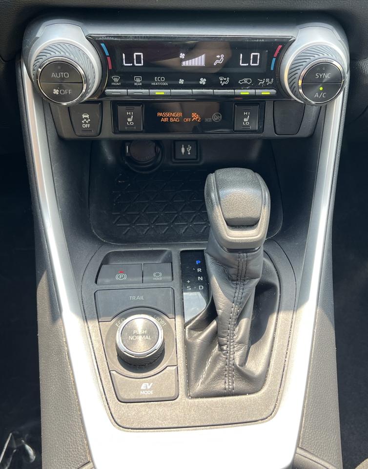 2019 Toyota RAV4 Hybrid LE - Photo #20