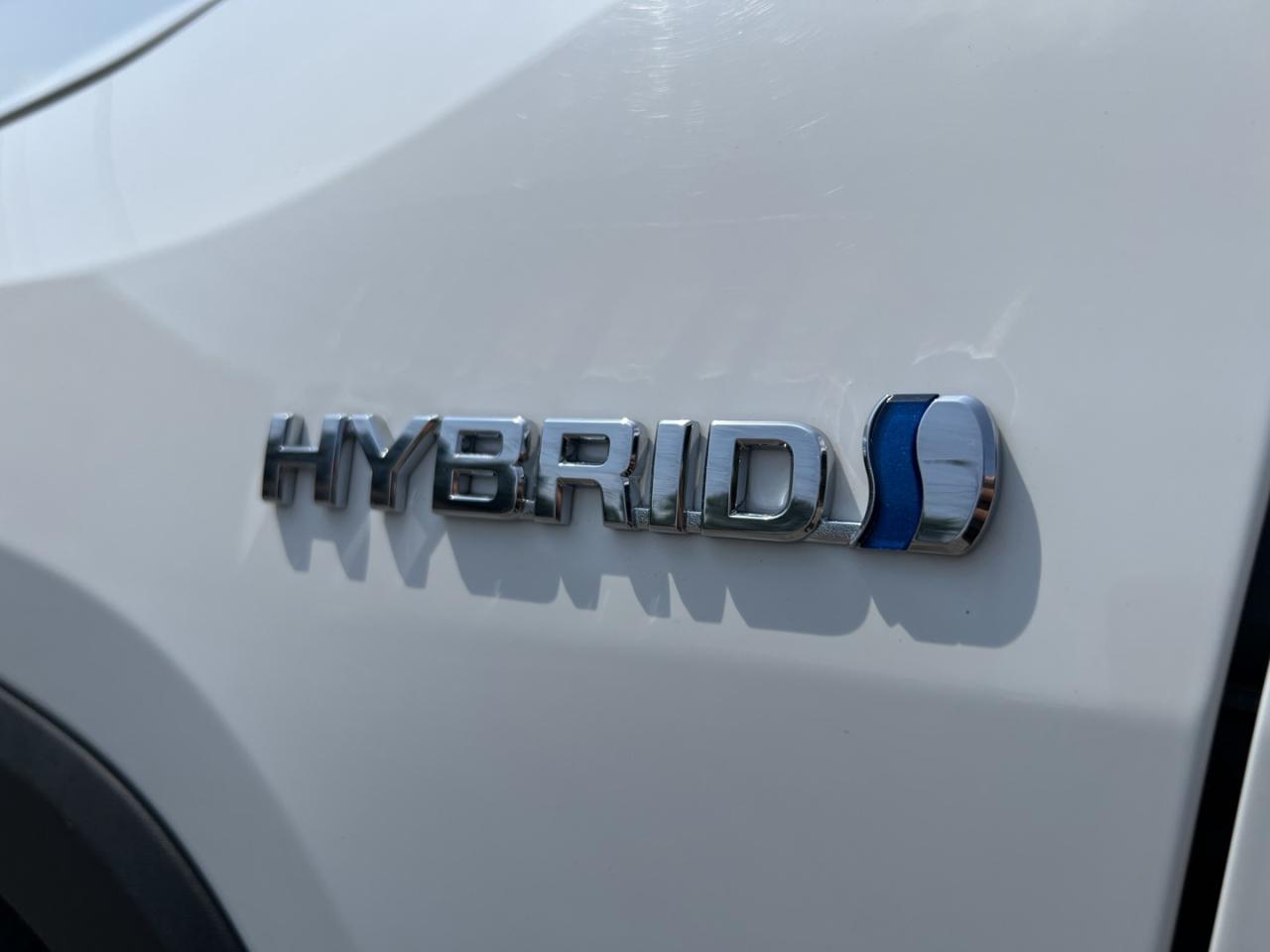 2019 Toyota RAV4 Hybrid LE - Photo #25