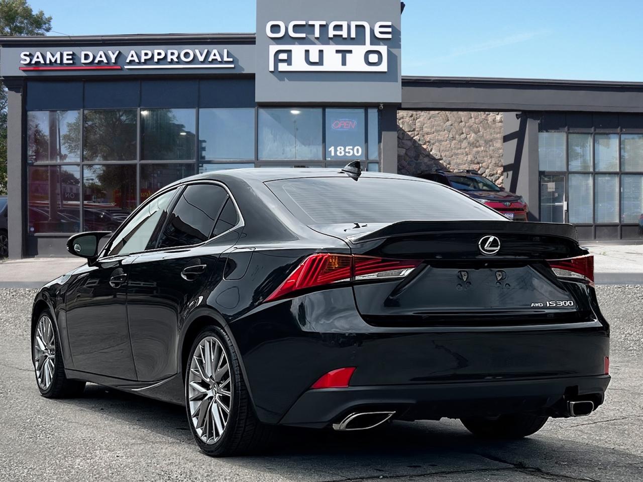 2018 Lexus IS 300 AWD - Photo #4
