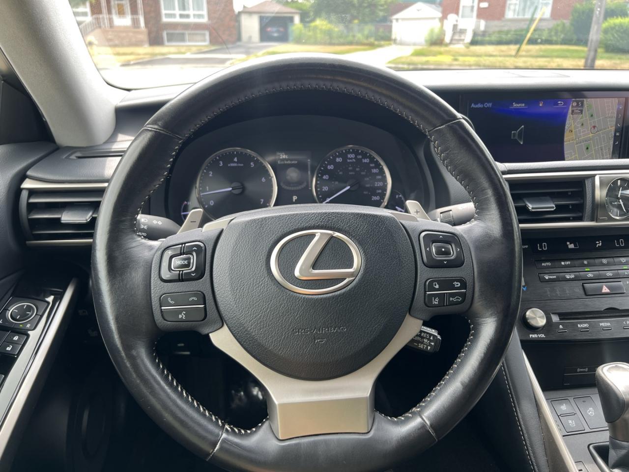 2018 Lexus IS 300 AWD - Photo #15