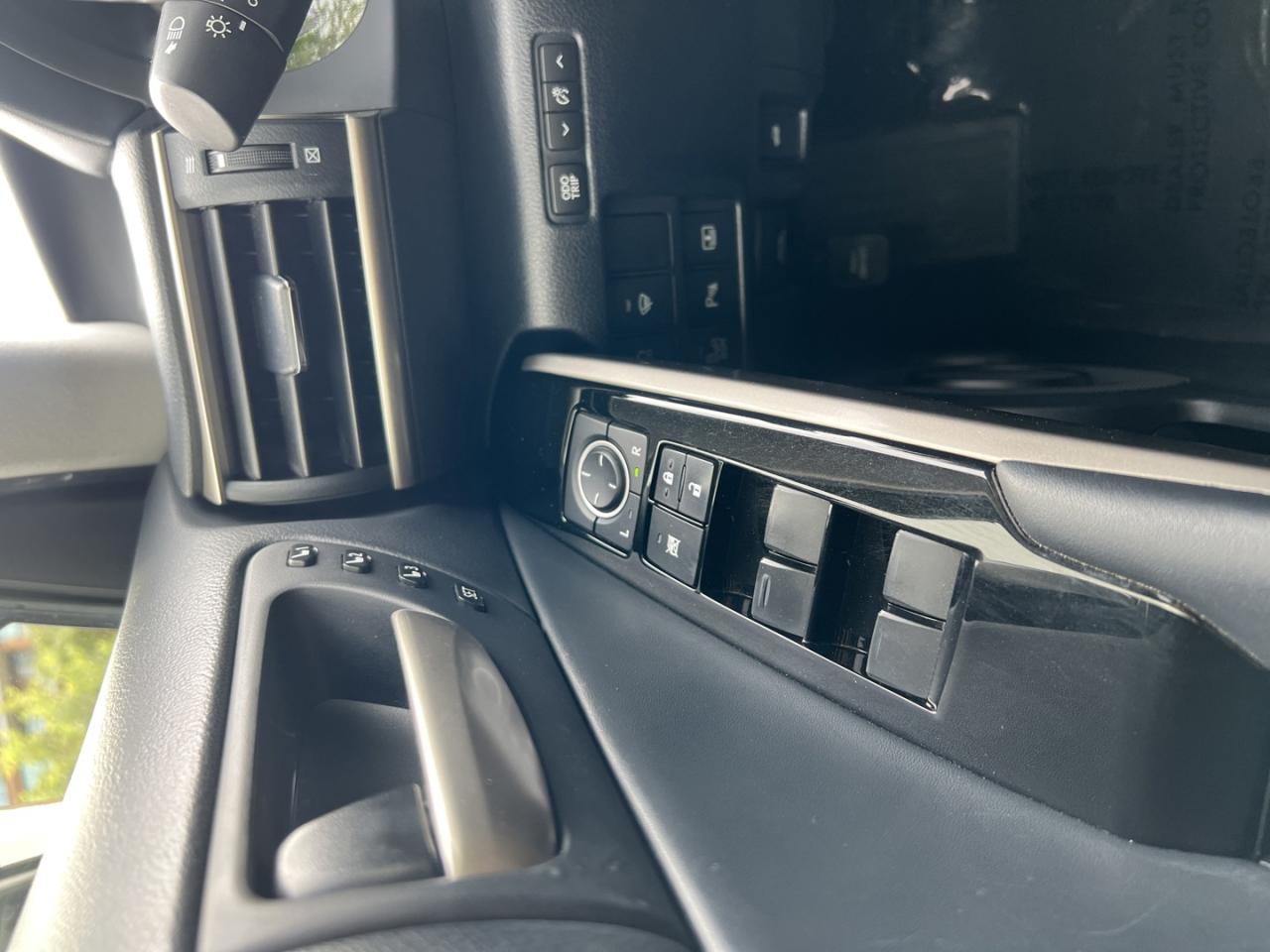 2018 Lexus IS 300 AWD - Photo #23