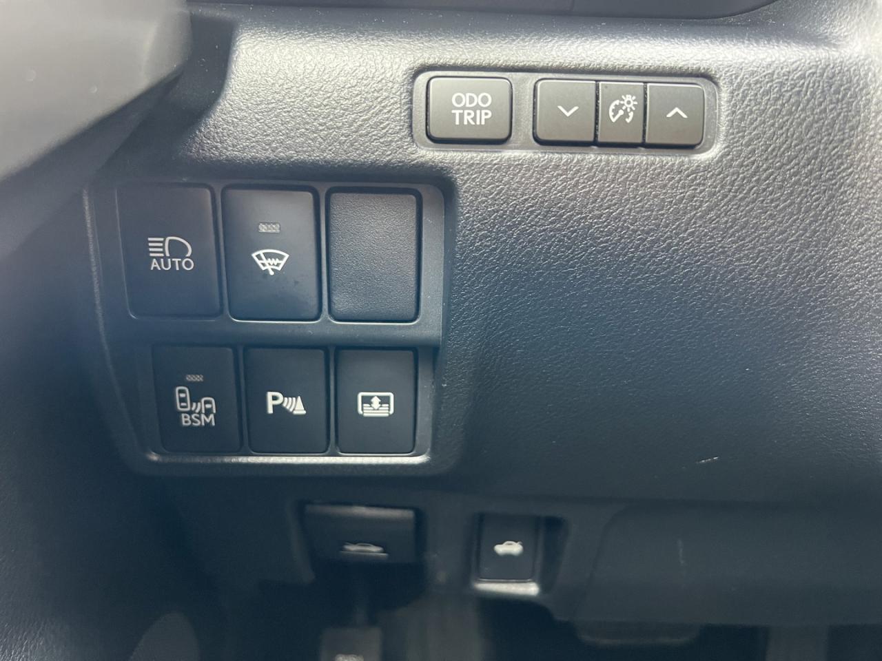 2018 Lexus IS 300 AWD - Photo #24