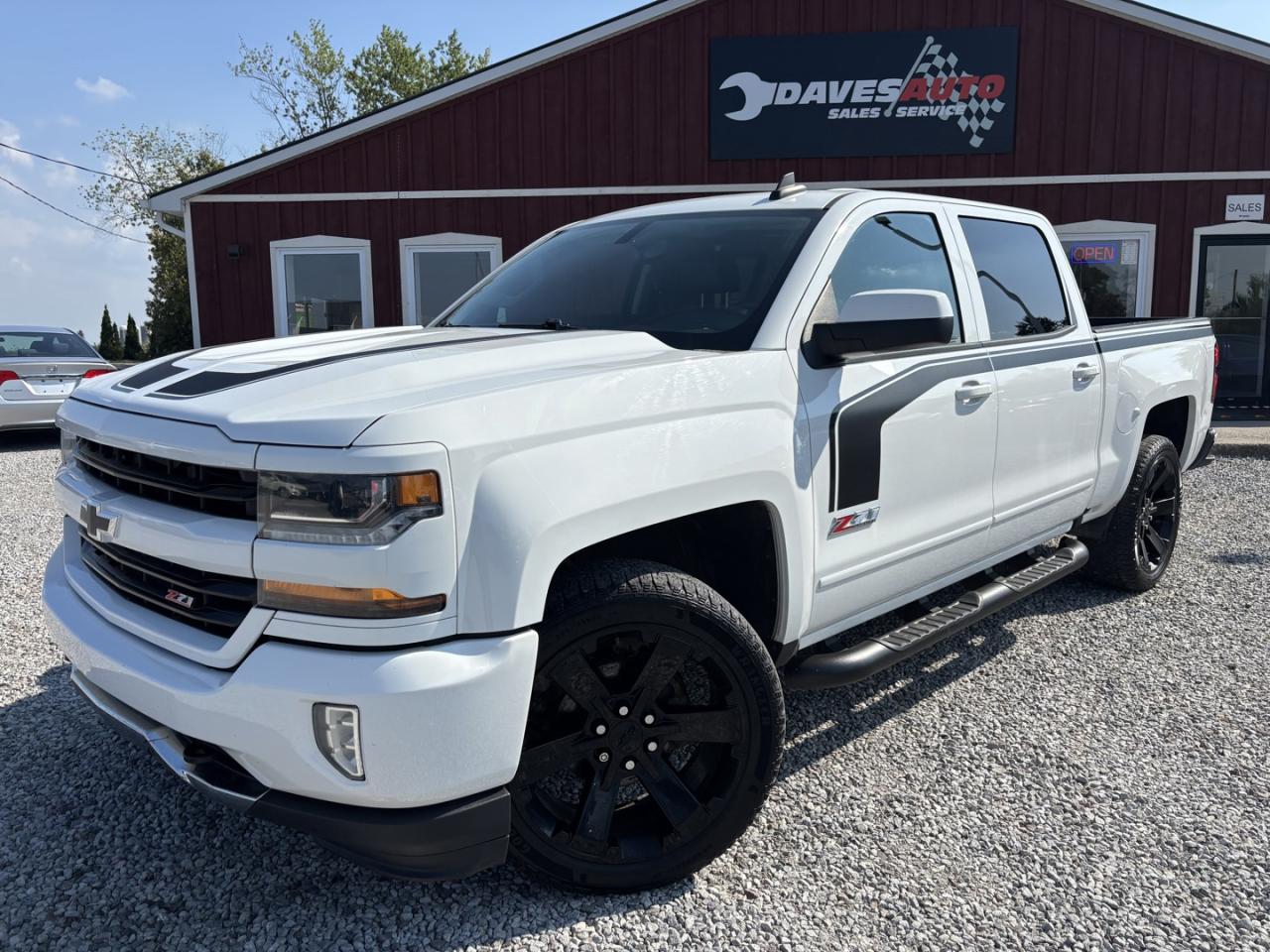 Used 2017 Chevrolet Silverado 1500 LT Crew Cab 4WD for sale in Dunnville, ON
