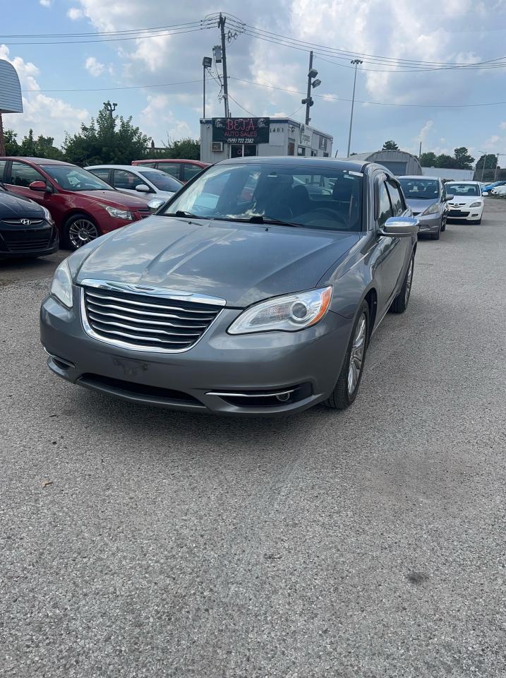 Used 2013 Chrysler 200 4dr Sdn Limited for sale in Kitchener, ON
