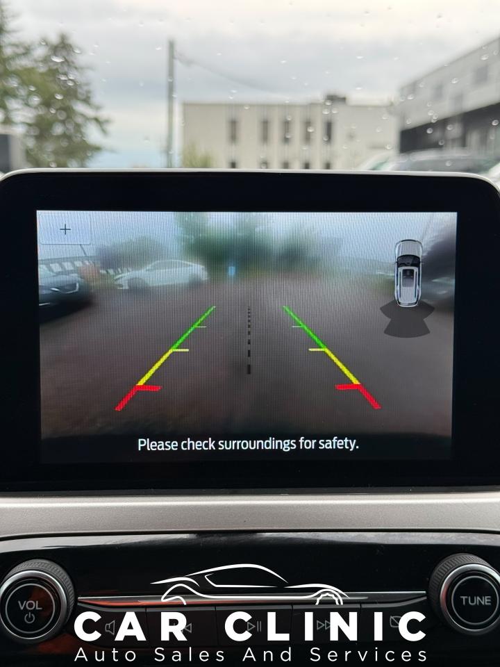 2020 Ford Escape SEL AWD - Photo #25