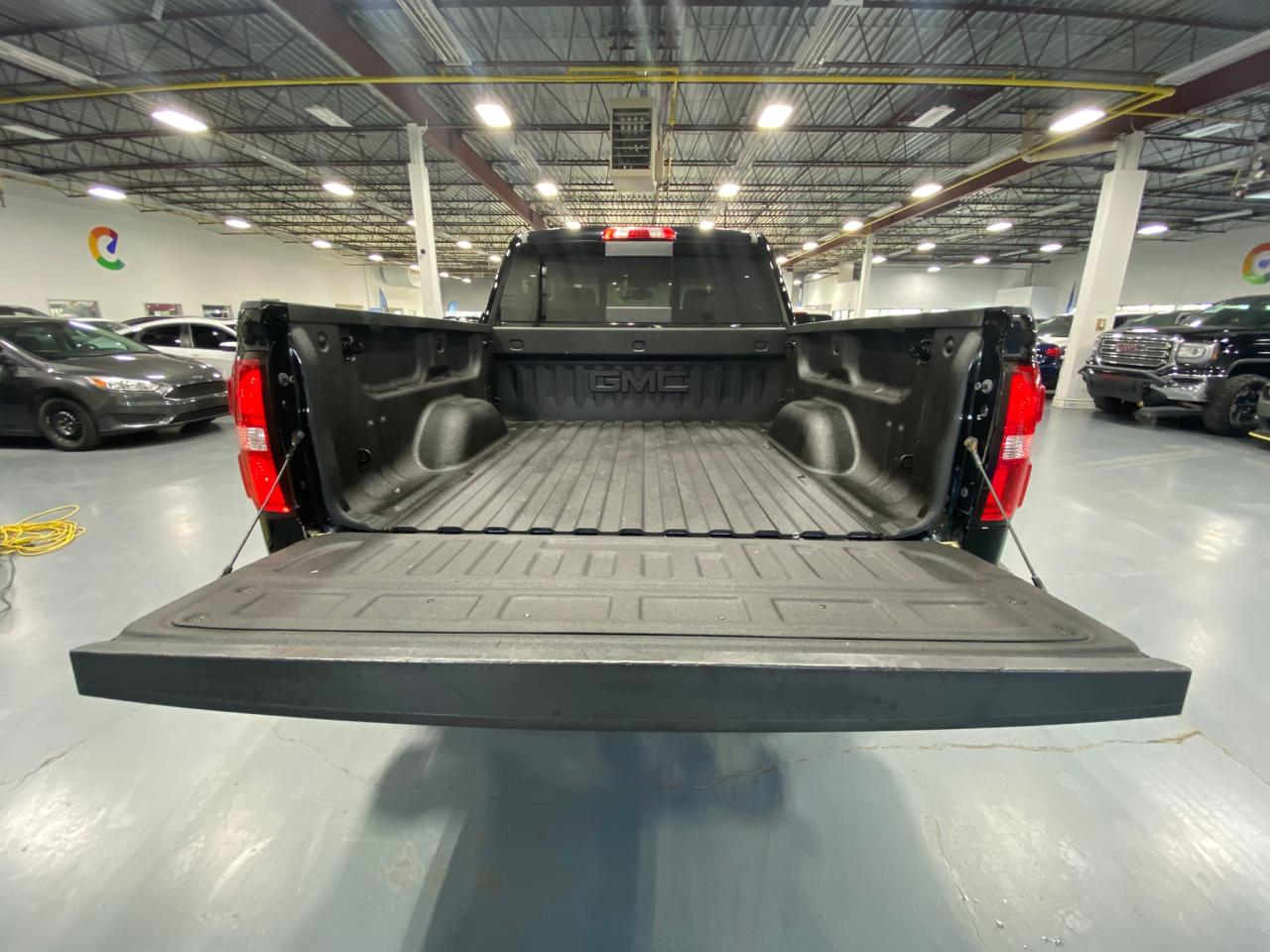 2018 GMC Sierra 1500 SLE - Photo #16