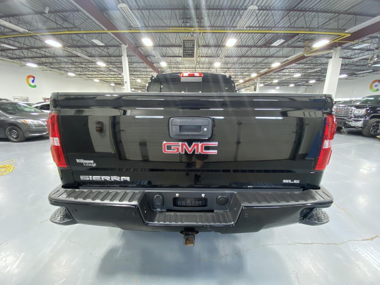 2018 GMC Sierra 1500 SLE Photo3