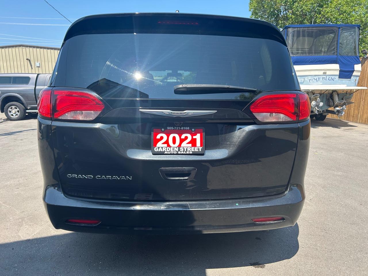 2021 Chrysler Grand Caravan SXT 2WD Photo3