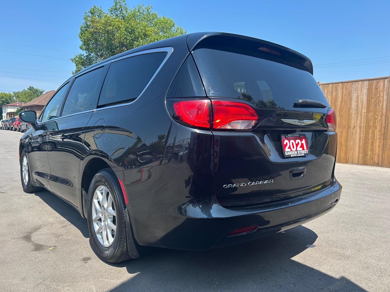 2021 Chrysler Grand Caravan SXT 2WD Photo2