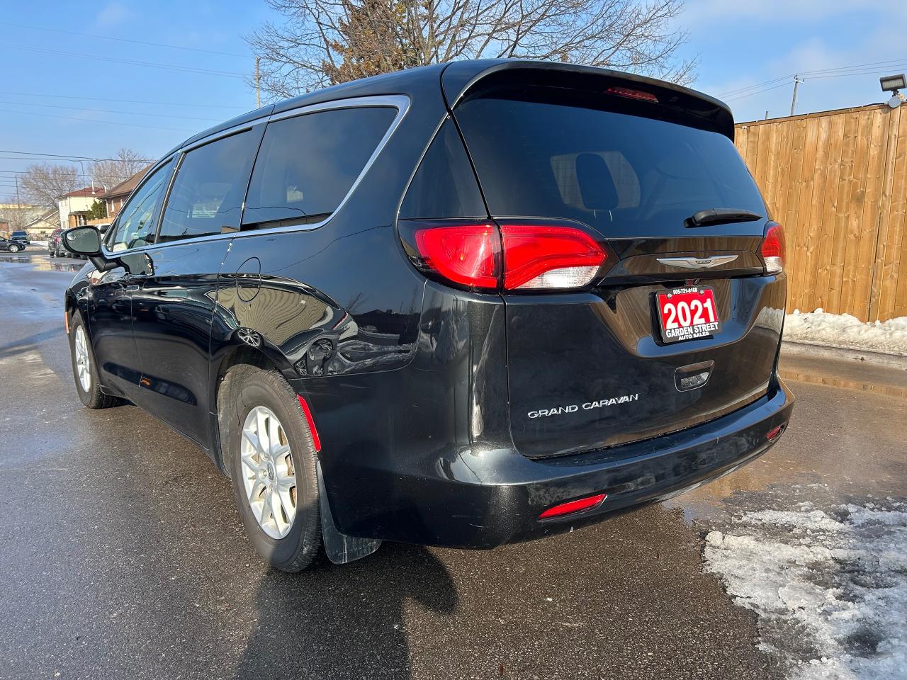 2021 Chrysler Grand Caravan SXT 2WD Photo2