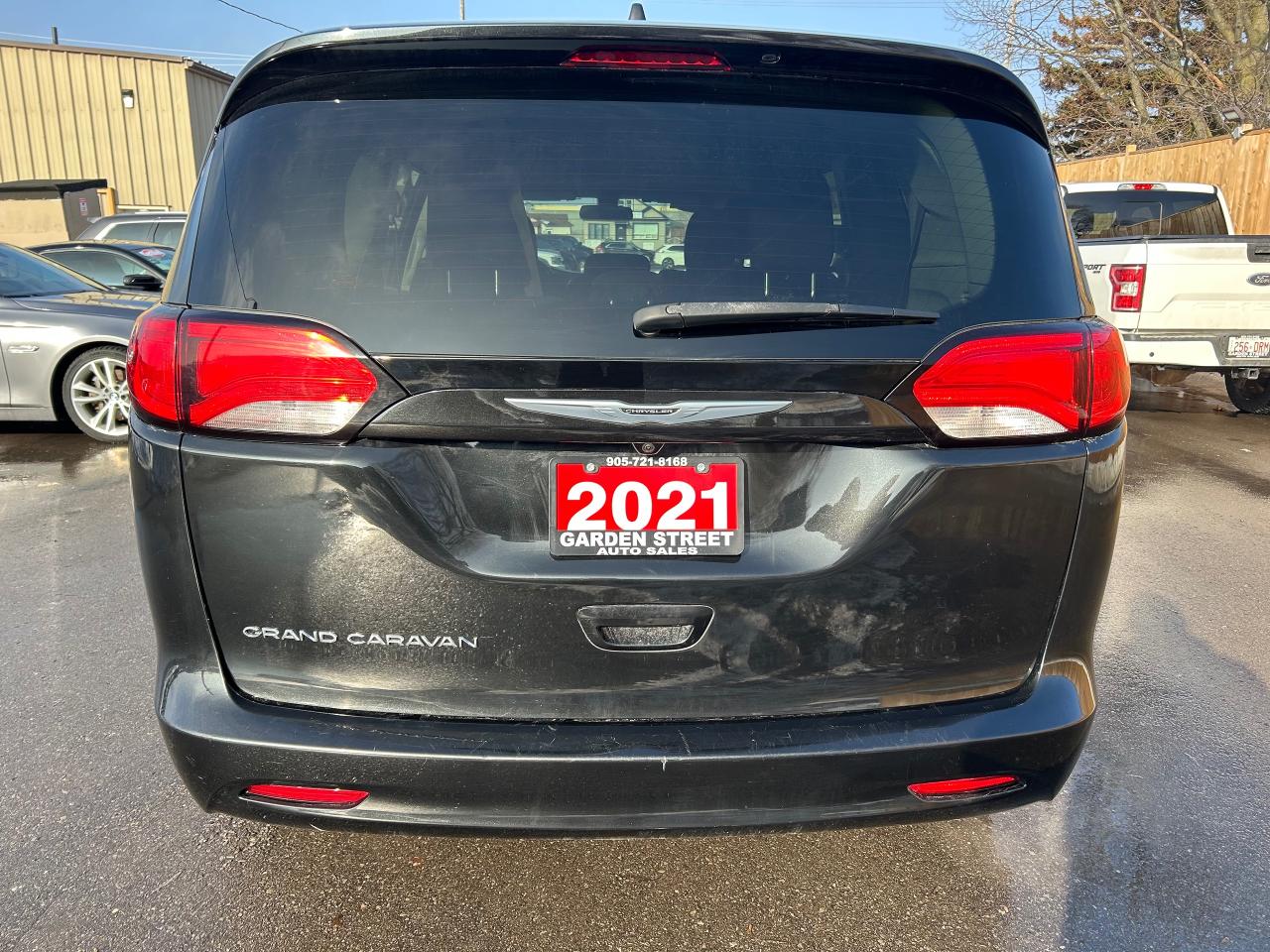 2021 Chrysler Grand Caravan SXT 2WD Photo3