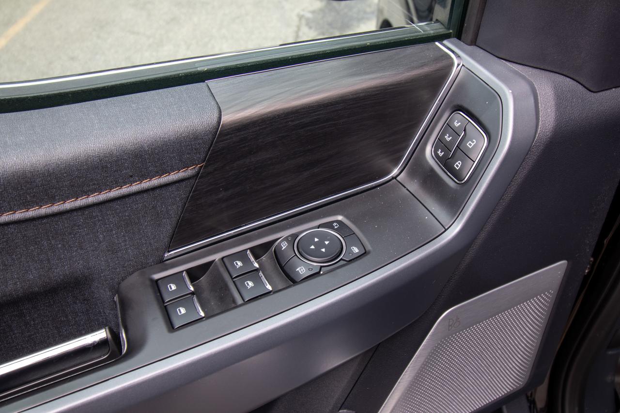 2024 Ford F-150 Lariat 4WD SuperCrew 5.5' Box Photo5