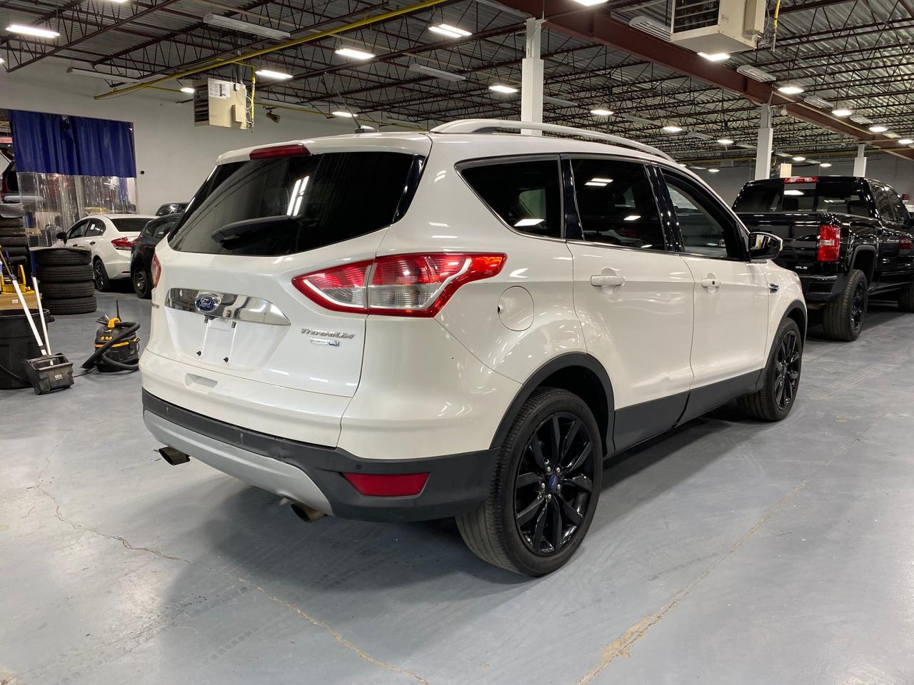 2016 Ford Escape Titanium Photo4