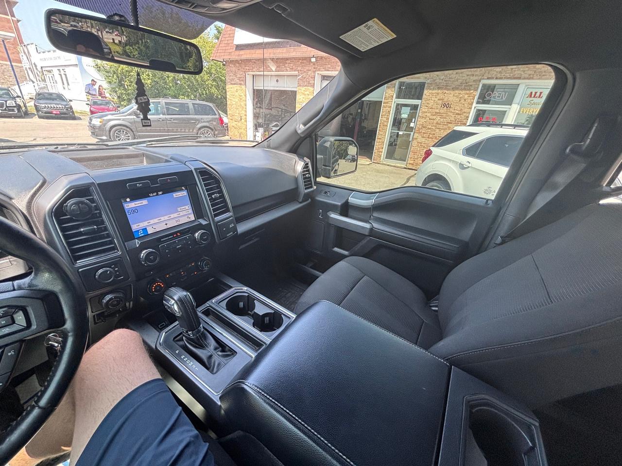 2017 Ford F-150 XLT NAV 5.0L V8 - Photo #20