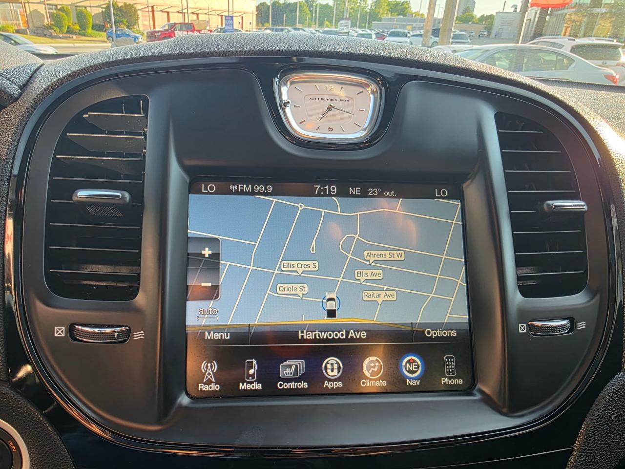 2015 Chrysler 300 AWD | BEATS By DRE |LEATHER | SUNROOF| NAVI Photo