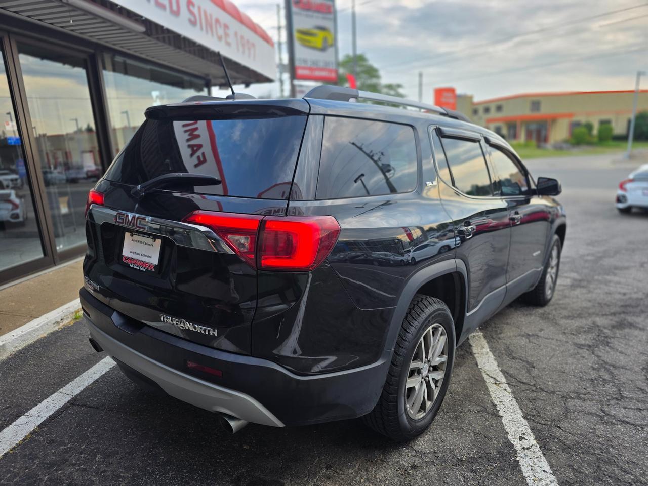 2017 GMC Acadia SLE-2 7 Seats | BOSE | Backup Camera | Heated Seats | Apple Car Play | Android Auto Photo