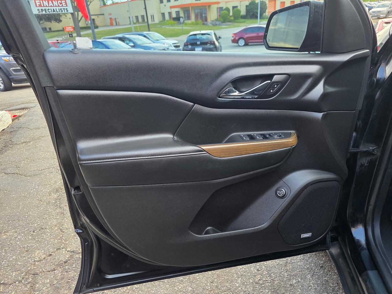 2017 GMC Acadia SLE-2 7 Seats | BOSE | Backup Camera | Heated Seats | Apple Car Play | Android Auto Photo