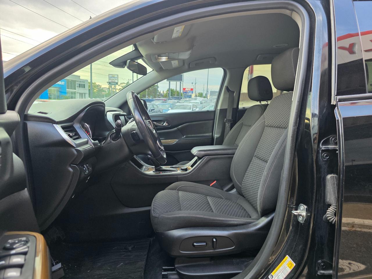 2017 GMC Acadia SLE-2 7 Seats | BOSE | Backup Camera | Heated Seats | Apple Car Play | Android Auto Photo