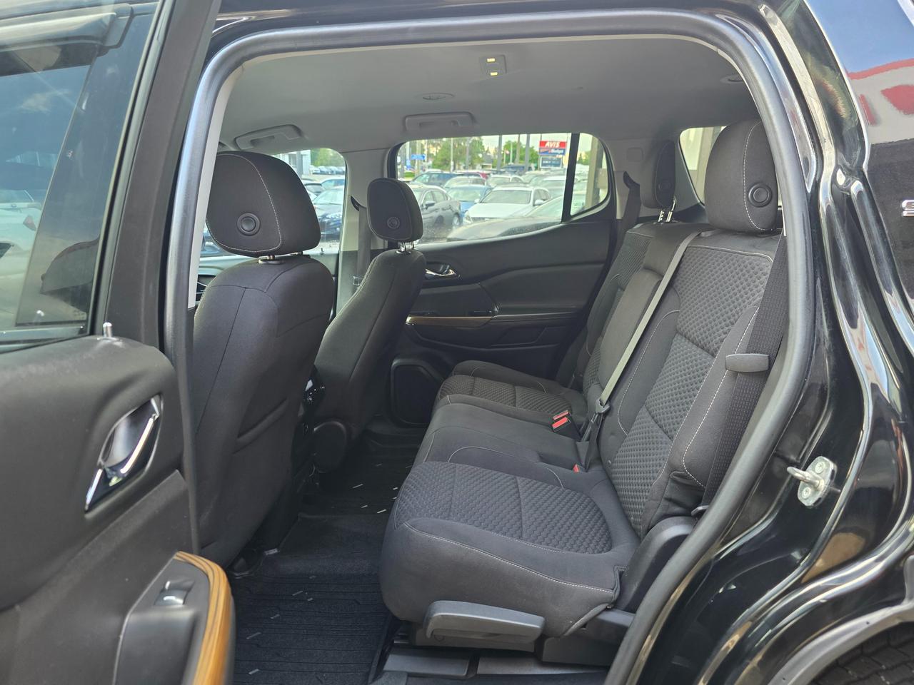 2017 GMC Acadia SLE-2 7 Seats | BOSE | Backup Camera | Heated Seats | Apple Car Play | Android Auto Photo