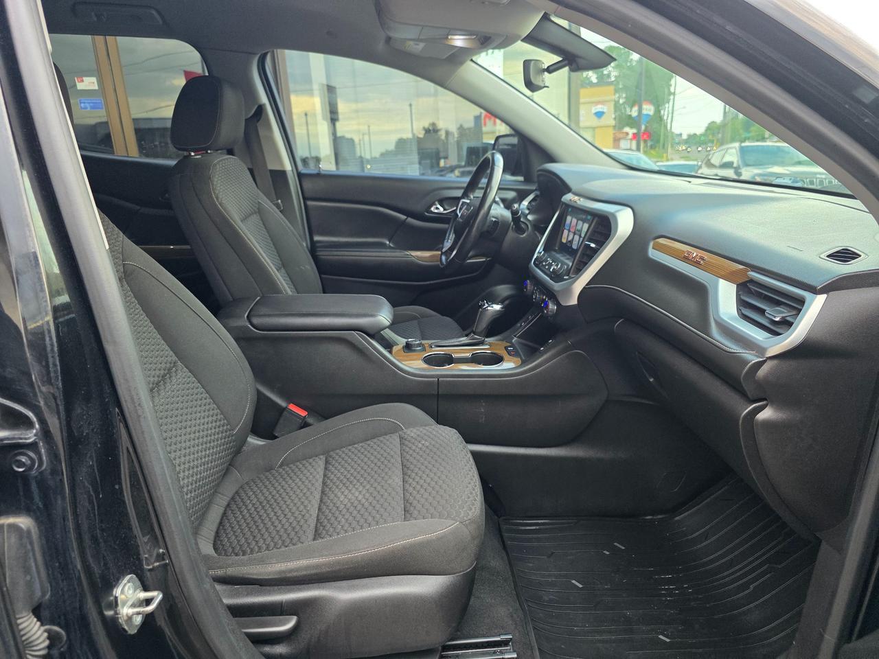 2017 GMC Acadia SLE-2 7 Seats | BOSE | Backup Camera | Heated Seats | Apple Car Play | Android Auto Photo