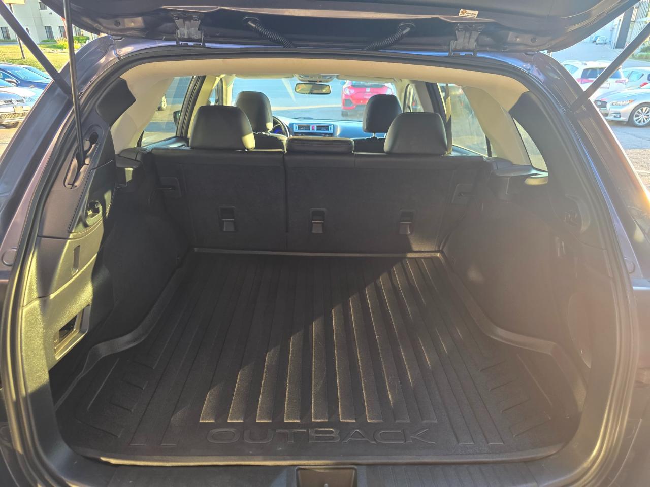 2015 Subaru Outback 3.6R Limited Package NAVI | BSM | Leather | HK Sound | Sunroof | Backup Camera Photo