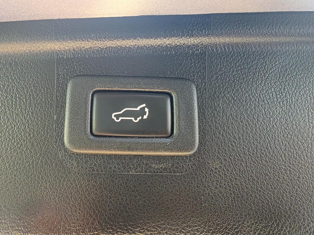 2015 Subaru Outback 3.6R Limited Package NAVI | BSM | Leather | HK Sound | Sunroof | Backup Camera Photo