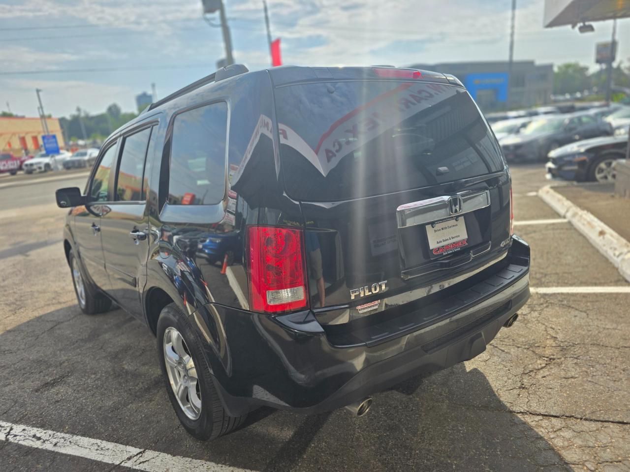 2012 Honda Pilot EX-L 8 Seats | Leather | Sunroof | Backup Camera | Heated Seats Photo2