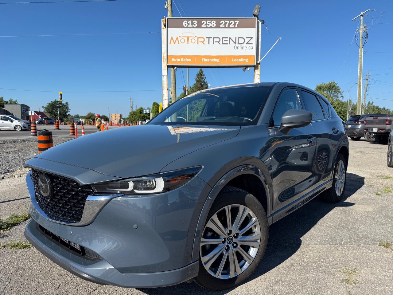Used 2023 Mazda CX-5 Signature NAV! Heads Up Display! Cooled Seats! for sale in Kemptville, ON