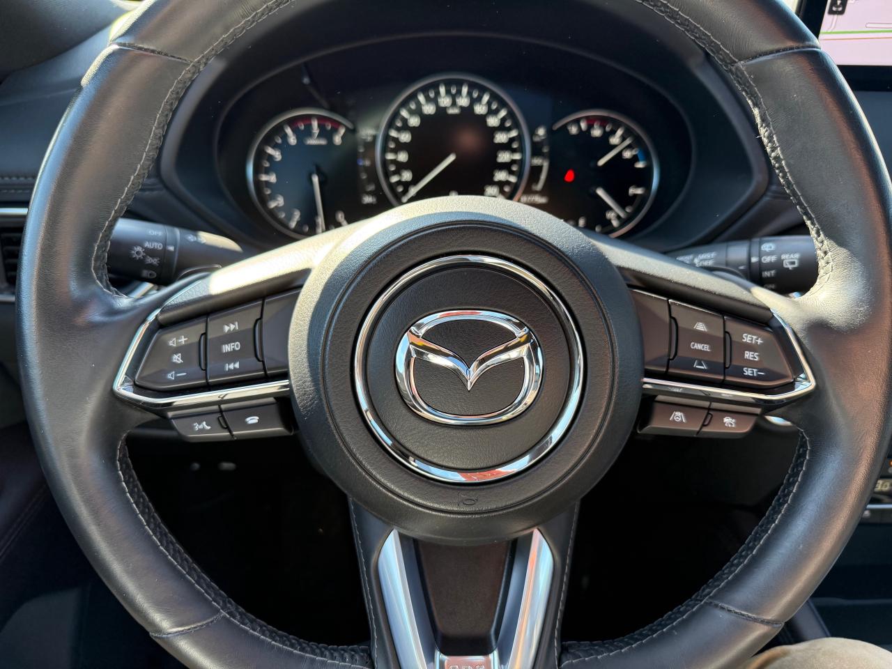 2023 Mazda CX-5 Signature NAV! Heads Up Display! Cooled Seats! Photo