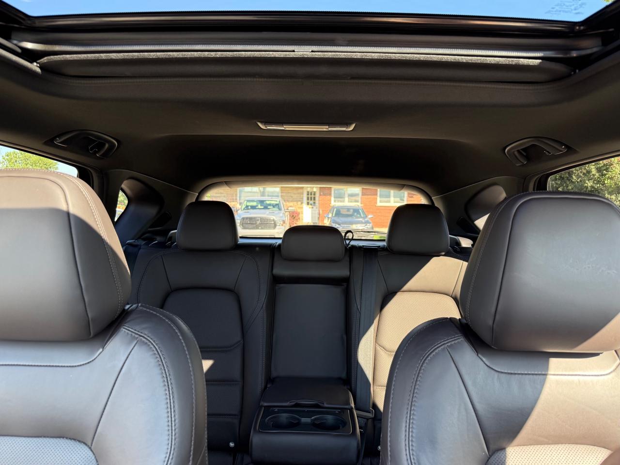 2023 Mazda CX-5 Signature NAV! Heads Up Display! Cooled Seats! Photo