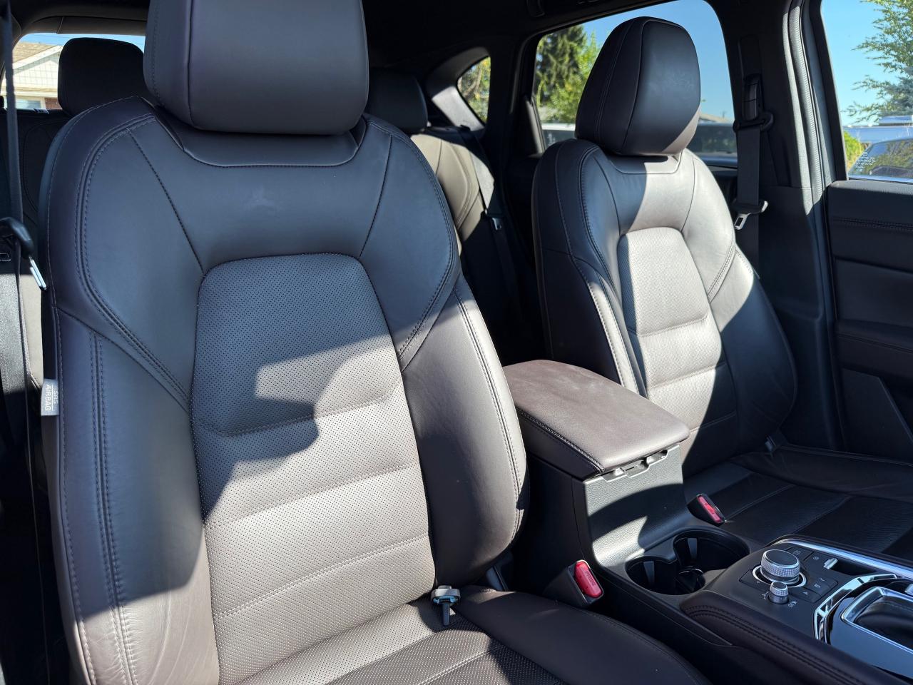 2023 Mazda CX-5 Signature NAV! Heads Up Display! Cooled Seats! Photo