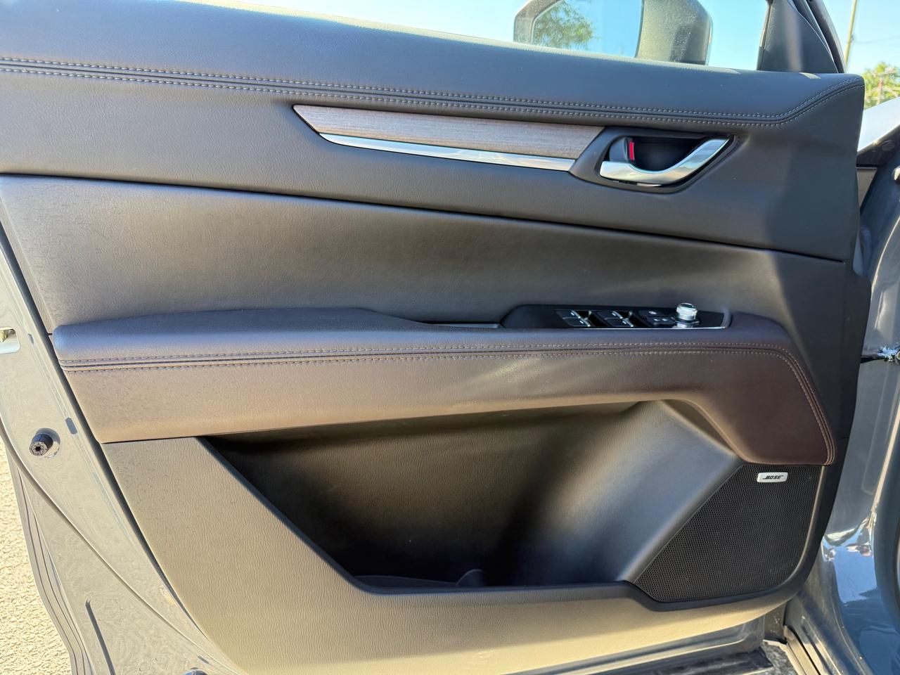 2023 Mazda CX-5 Signature NAV! Heads Up Display! Cooled Seats! Photo