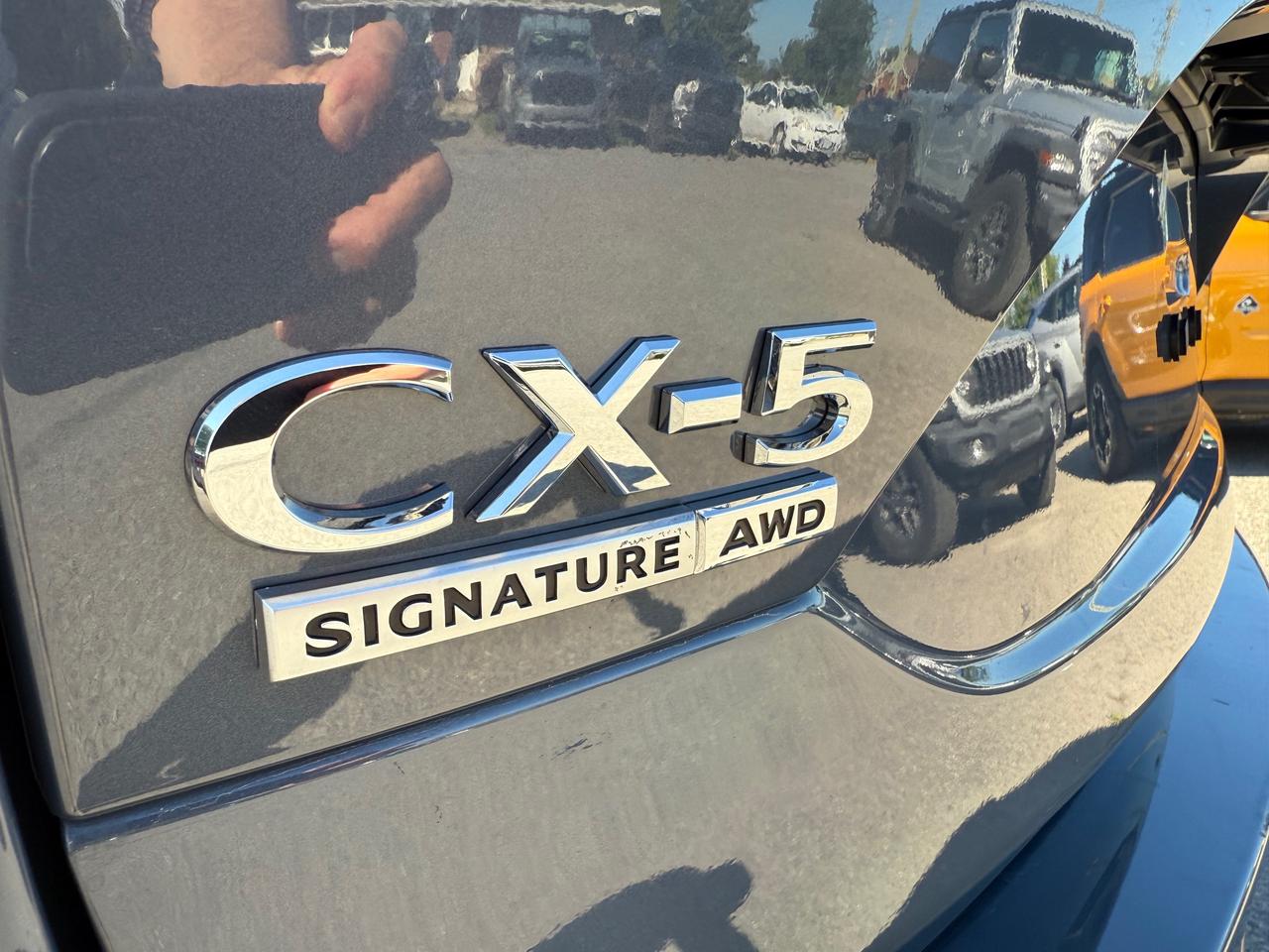 2023 Mazda CX-5 Signature NAV! Heads Up Display! Cooled Seats! Photo