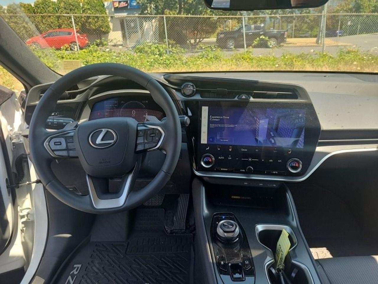 2025 Toyota RAV4 XLE - Photo #7
