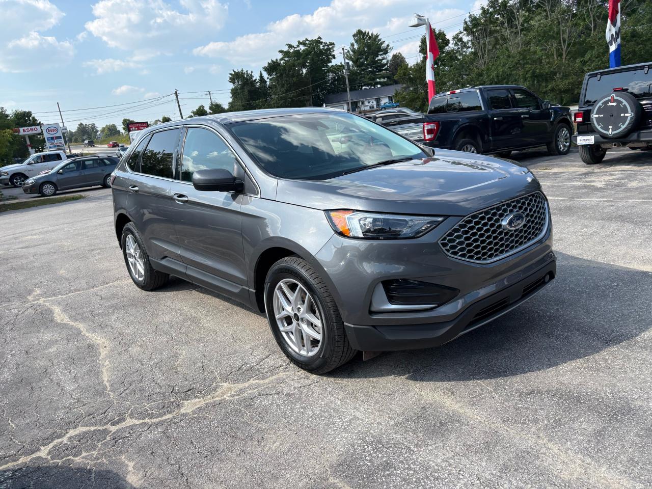 2023 Ford Edge SEL Photo3