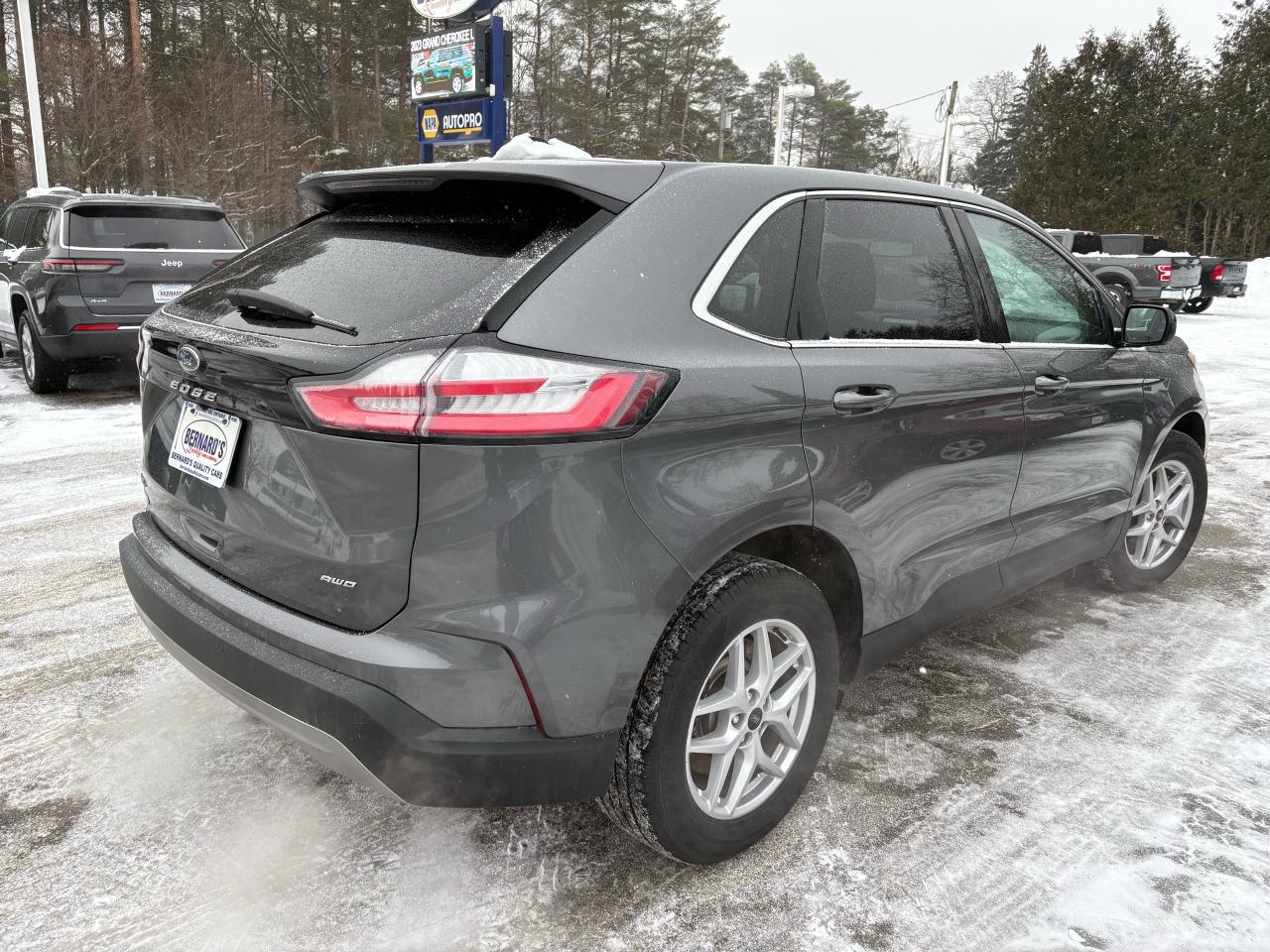 2023 Ford Edge SEL Photo4