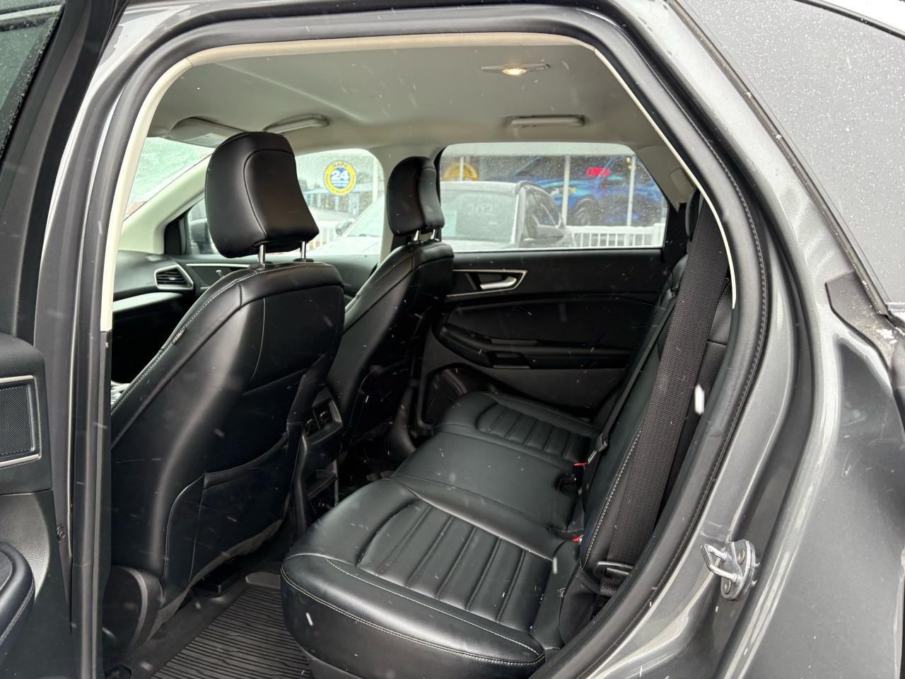 2023 Ford Edge SEL Photo