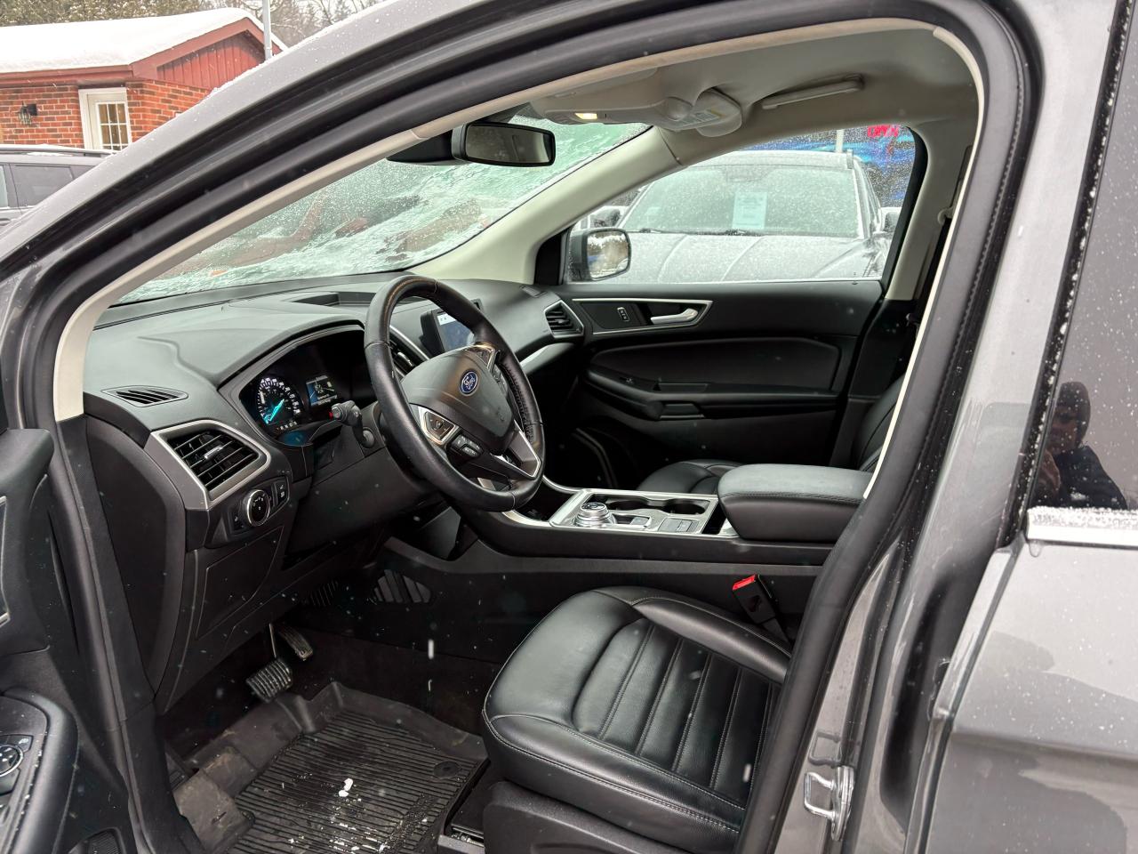 2023 Ford Edge SEL Photo