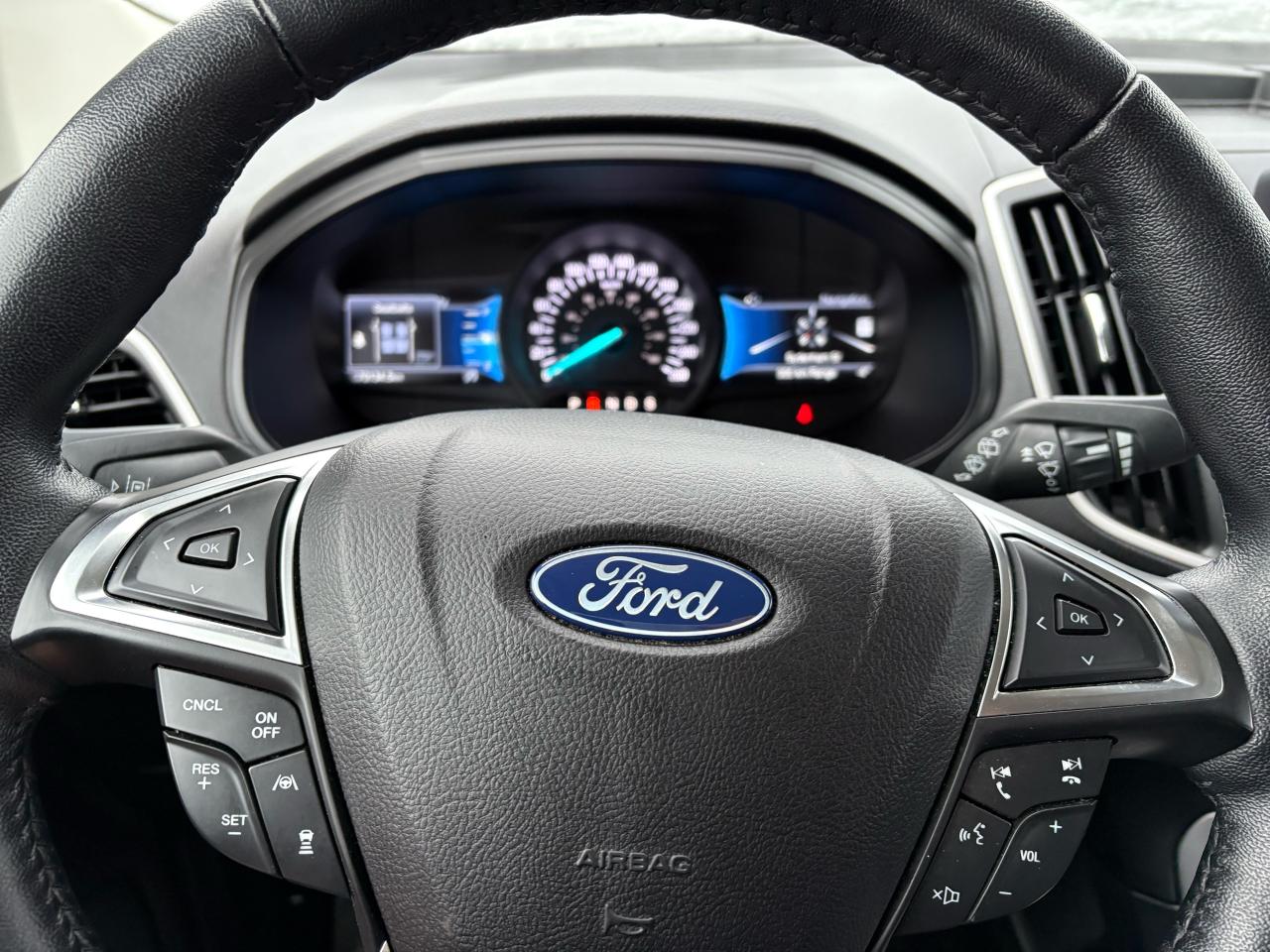 2023 Ford Edge SEL Photo