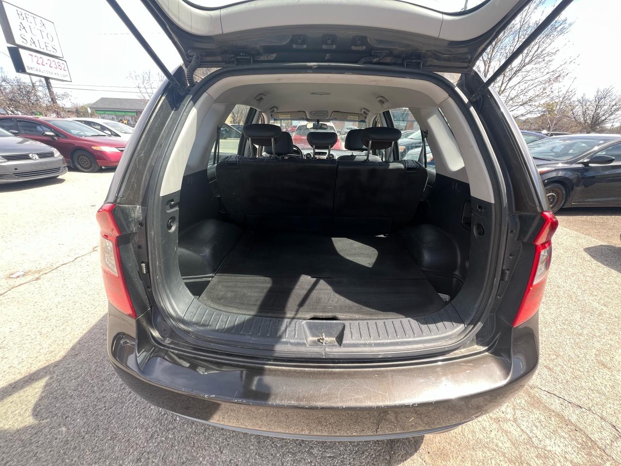 2012 Kia Rondo EX - Photo #17