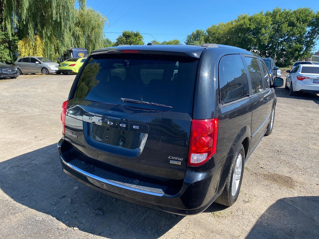 2017 Dodge Grand Caravan Crew Plus - Photo #4