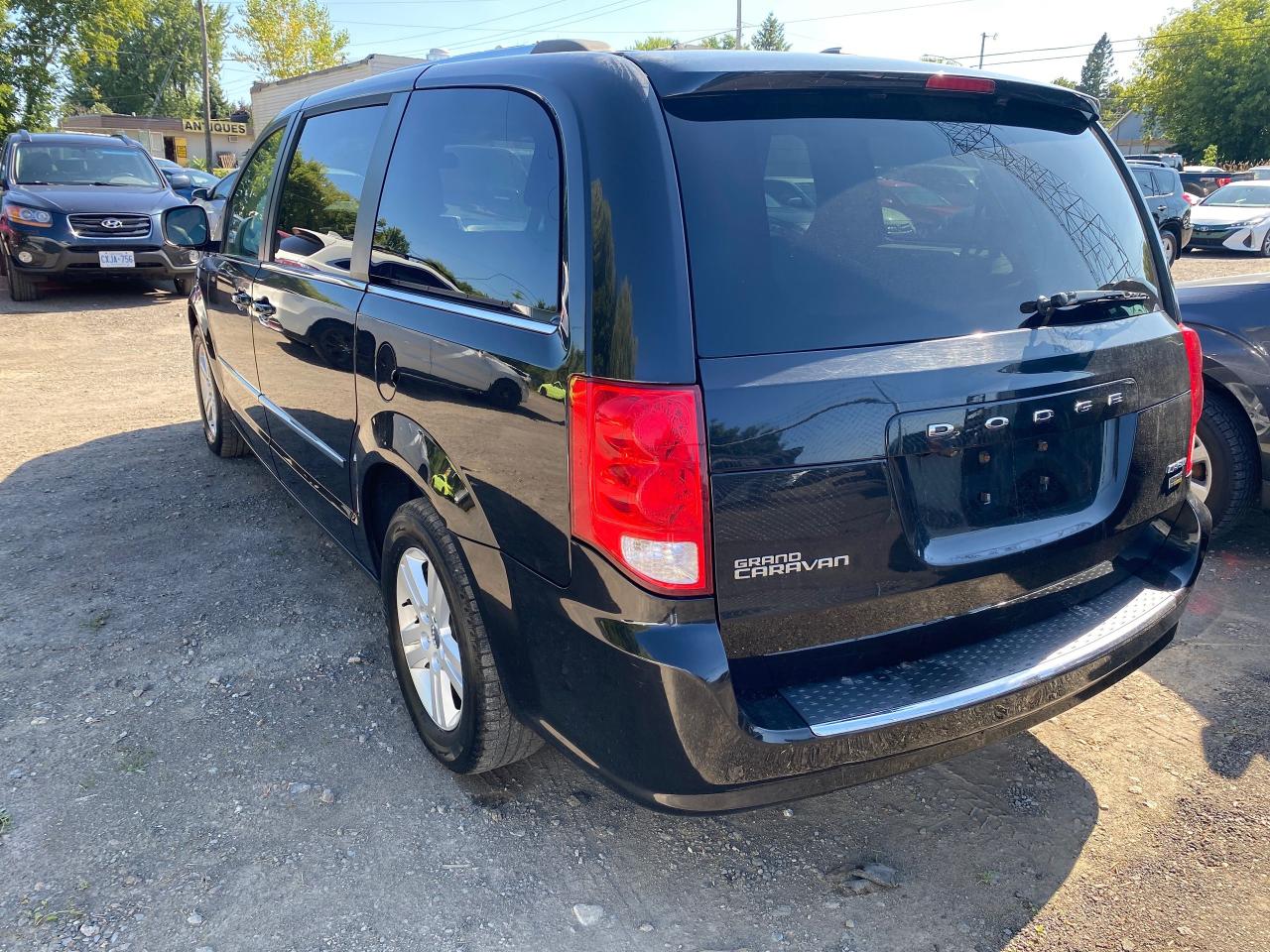 2017 Dodge Grand Caravan Crew Plus - Photo #6