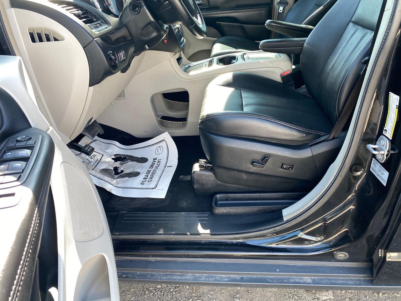 2017 Dodge Grand Caravan Crew Plus - Photo #10