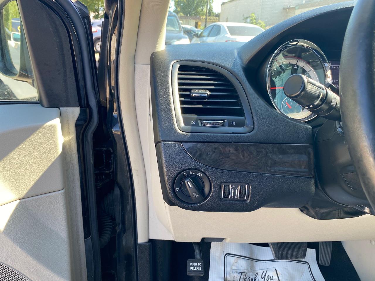 2017 Dodge Grand Caravan Crew Plus - Photo #11