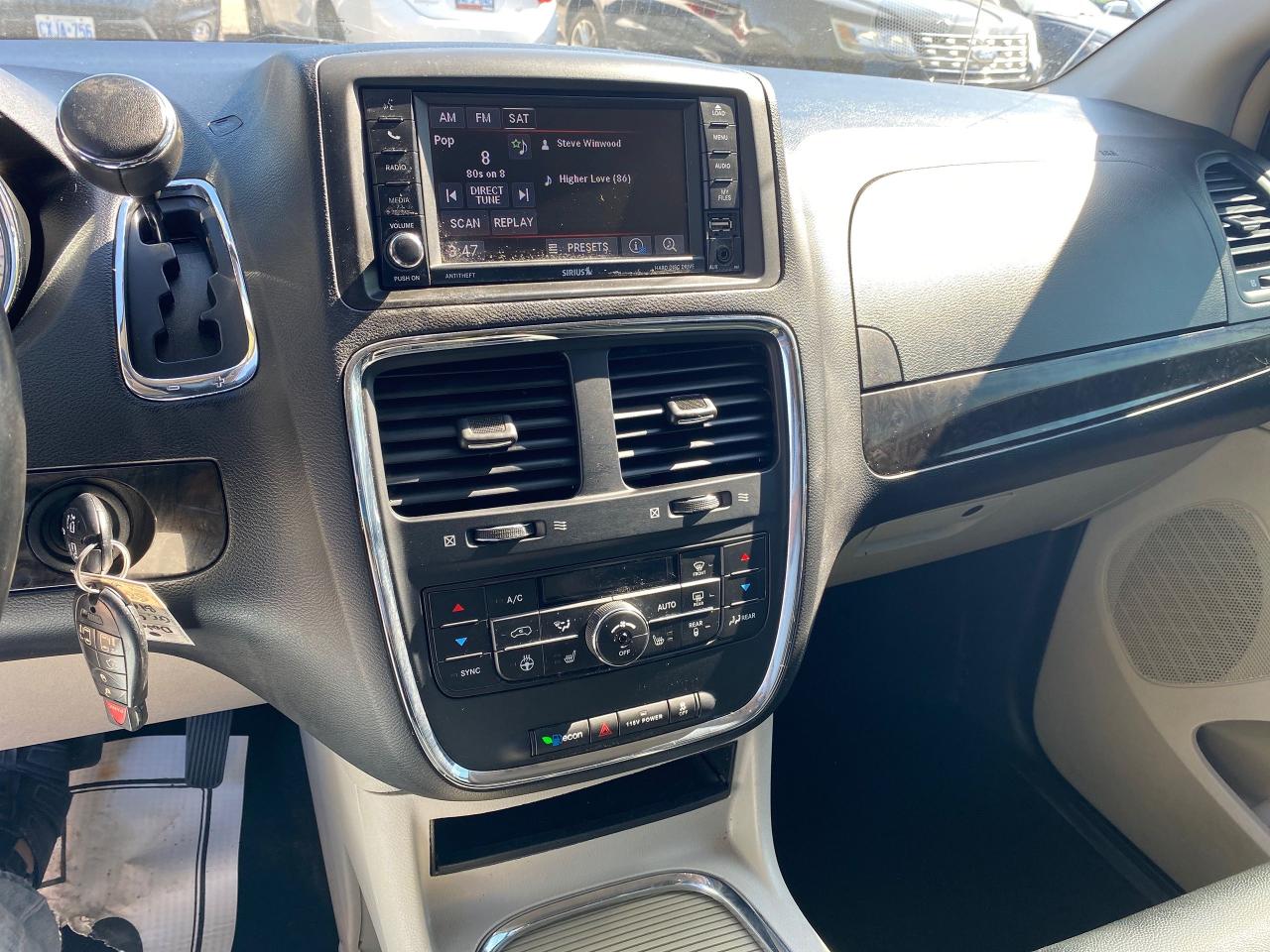 2017 Dodge Grand Caravan Crew Plus - Photo #14