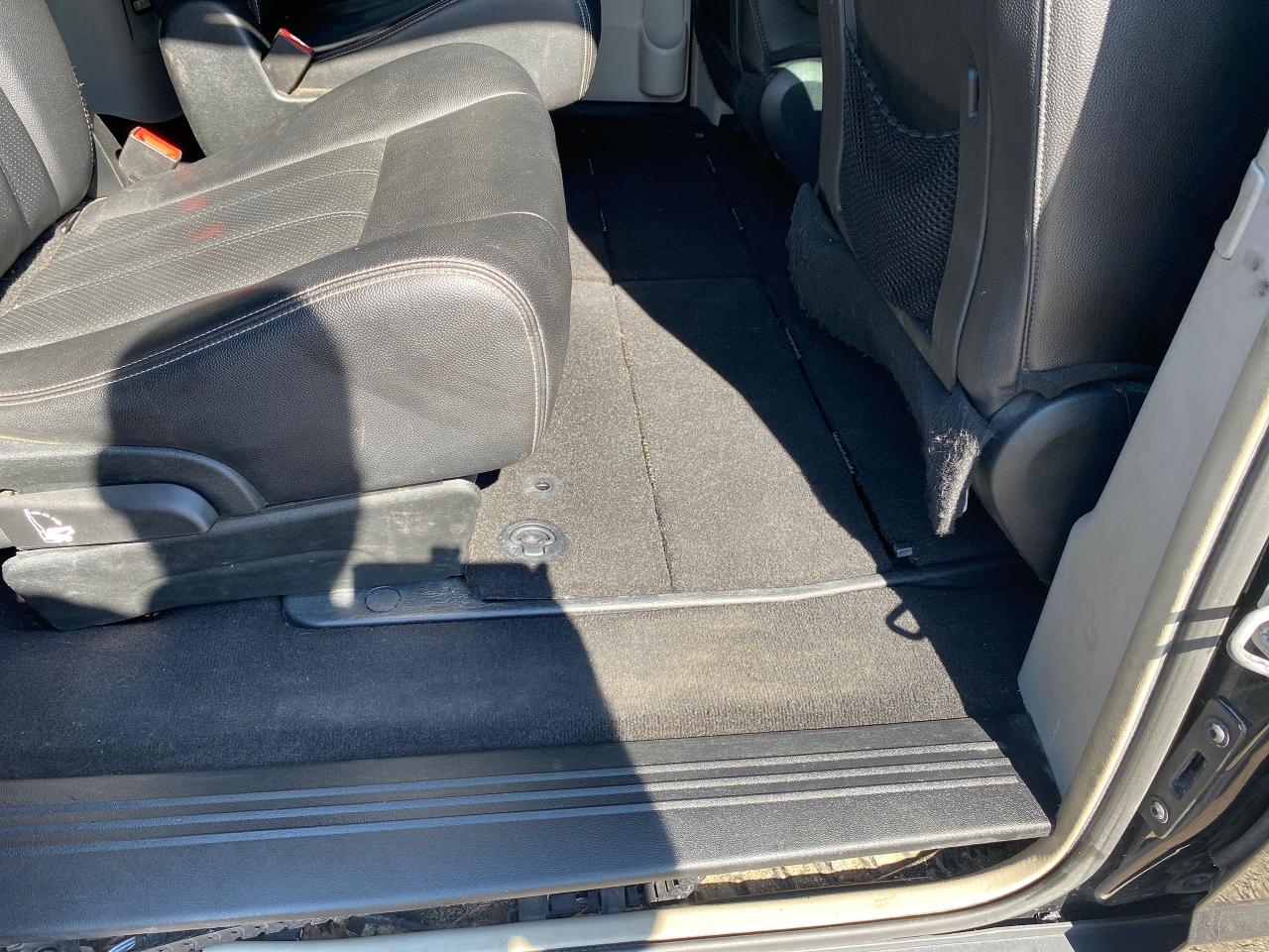 2017 Dodge Grand Caravan Crew Plus - Photo #19